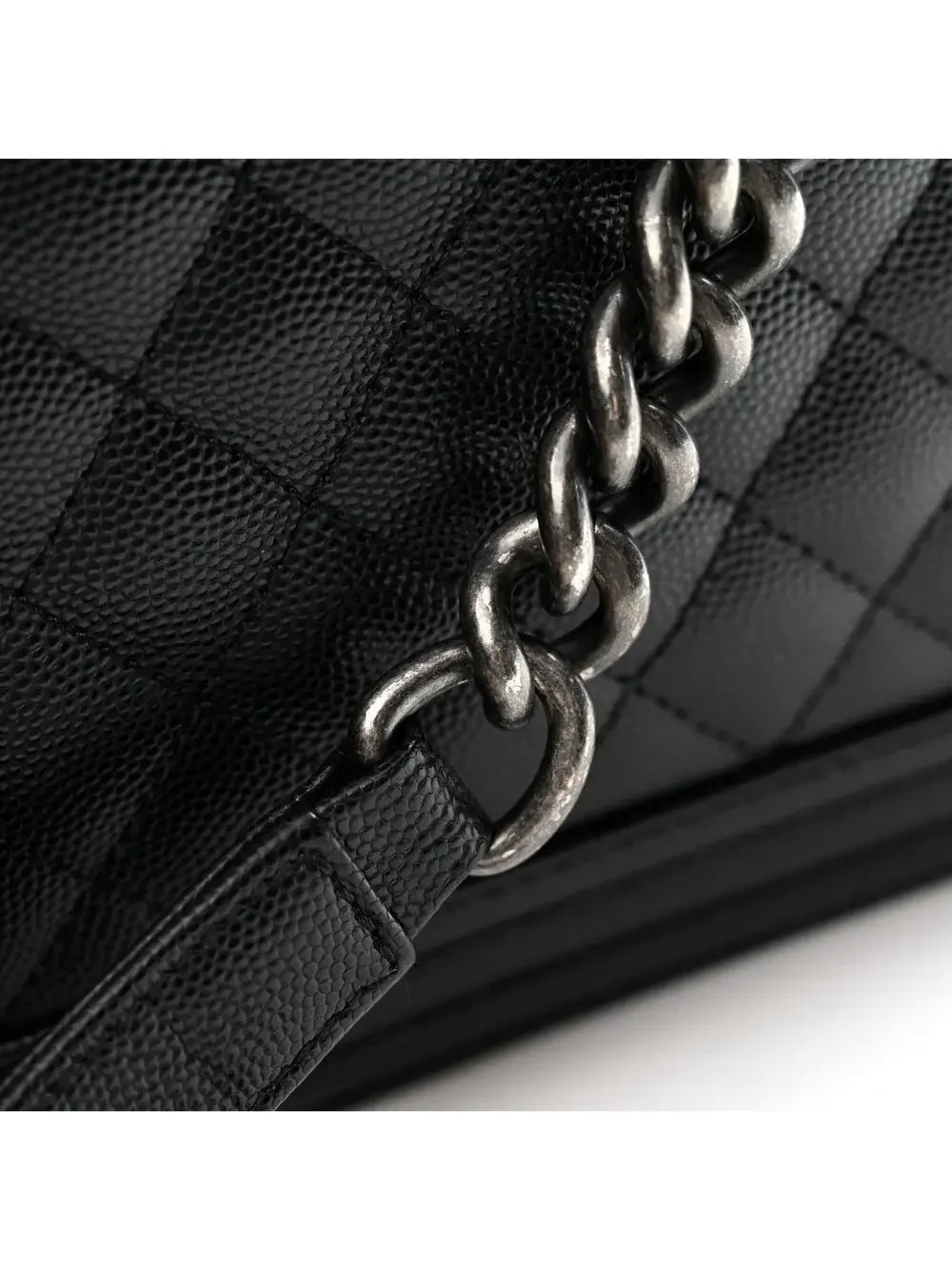 Chanel Caviar Quilted New Medium Boy #321982C31B